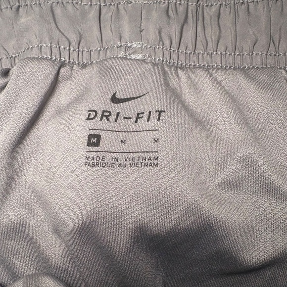 Nike Women's Running Shorts Gray, Athletic, Size Medium with Built-In Liner - Picture 3 of 7